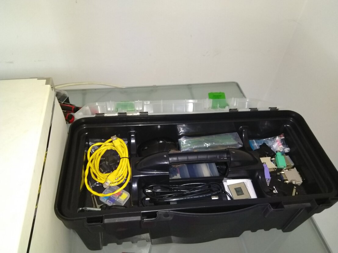 Schnurlostelefon und Router